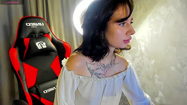 Snapshot of Michelle_Murray chatting on October 29, 2025, 1:19 am Michelle Murray online show from October 29, 2025, 1:19 am