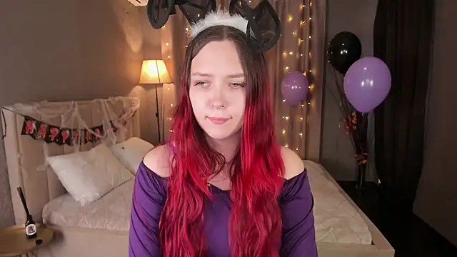 Snapshot of Monica__Queen chatting on October 26, 2025, 5:35 am Monica Queen online show from October 26, 2025, 5:35 am