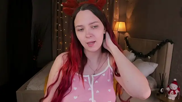 Snapshot of Monica__Queen chatting on November 28, 2025, 5:32 am Monica Queen online show from November 28, 2025, 5:32 am