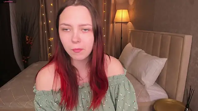 Monica  Queen online show from March 19, 2026, 5:33 am