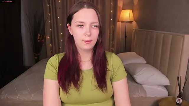 Monica  Queen online show from April 11, 2026, 5:34 am