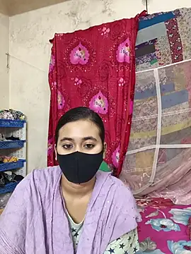 Love Queen11 online show from November 10, 2025, 4:28 pm