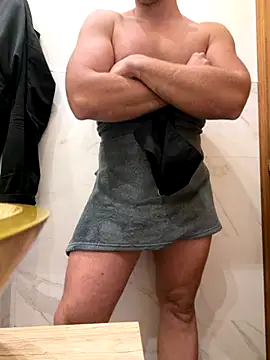 Italianofirenze online show from November 20, 2025, 11:37 pm