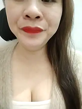 Girl Shy2000 online show from December 15, 2025, 11:47 am