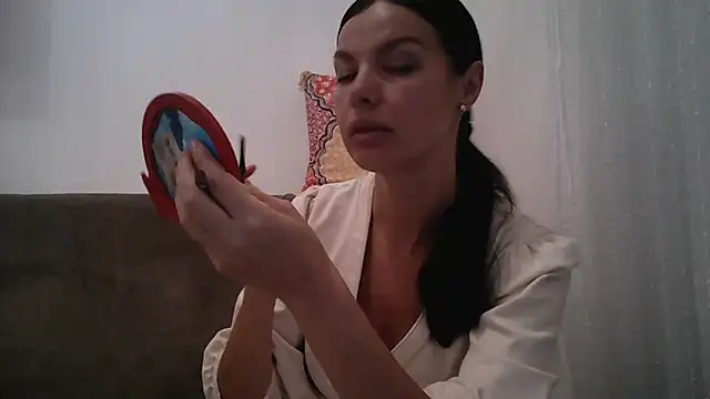 Lorivell online show from October 31, 2025, 6:09 pm