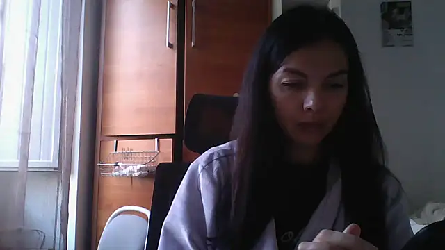 Lorivell online show from November 18, 2025, 10:41 am