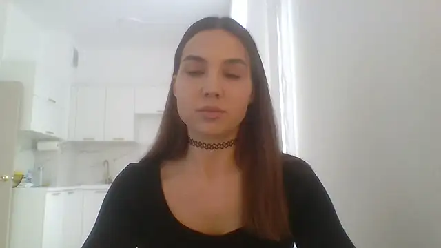 Arivessa online show from October 25, 2025, 10:01 am
