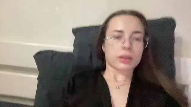 Feynelle online show from October 26, 2025, 9:10 pm