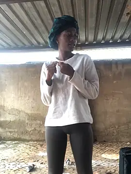 Caramel102004 online show from December 21, 2025, 8:43 am