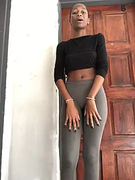 Caramel102004 online show from May 20, 2026, 11:38 am