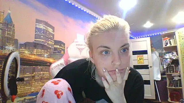 Veyriona online show from June 30, 2026, 5:36 pm