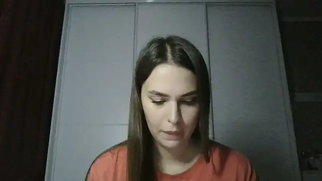 Snapshot of Miravell chatting on November 10, 2025, 8:41 pm Miravell online show from November 10, 2025, 8:41 pm