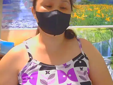 Snapshot of Kimkhaepretty chatting on November 16, 2025, 1:39 pm Kimkhaepretty online show from November 16, 2025, 1:39 pm