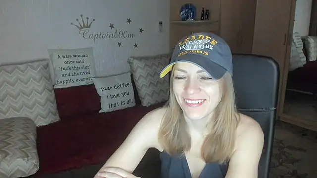 Tiffany Bates online show from November 11, 2025, 3:28 am