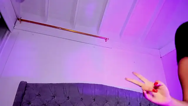 melevansxs online show from March 2, 2026, 7:26 am