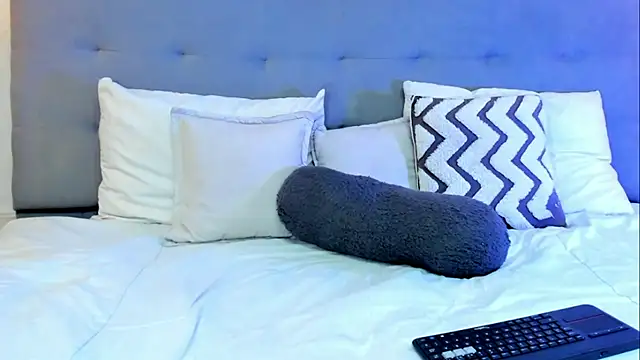 Snapshot of KelaniSilva chatting on February 7, 2026, 8:23 pm KelaniSilva online show from February 7, 2026, 8:23 pm