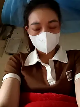 Snapshot of Phiny_xx chatting on October 12, 2025, 11:37 pm Phiny xx online show from October 12, 2025, 11:37 pm