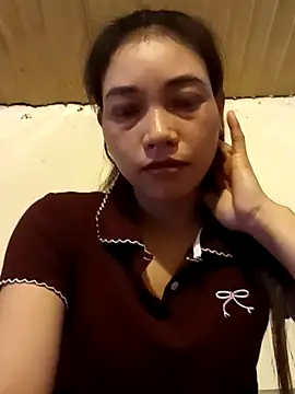 Snapshot of Phiny_xx chatting on October 14, 2025, 11:49 pm Phiny xx online show from October 14, 2025, 11:49 pm