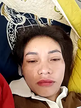 Snapshot of Phiny_xx chatting on October 18, 2025, 2:25 am Phiny xx online show from October 18, 2025, 2:25 am