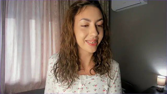 KeilaJeschon online show from September 28, 2025, 5:02 am