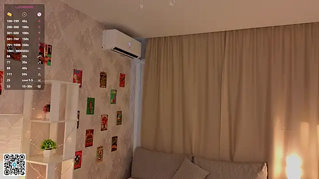 KeilaJeschon online show from November 9, 2025, 4:44 am