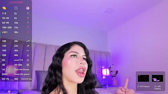 EllaaThorne online show from April 3, 2026, 12:52 am