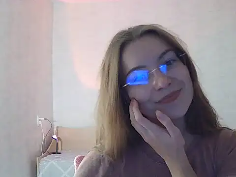 Melirynn online show from October 27, 2025, 6:23 pm