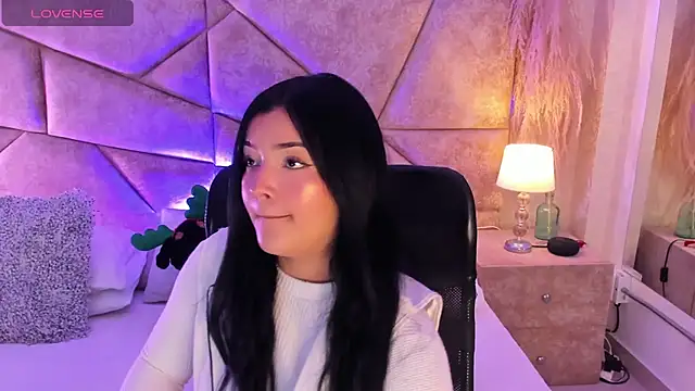 EmmaBlossom online show from November 16, 2025, 3:28 pm