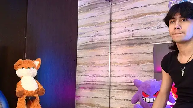 Snapshot of Lovers_21 chatting on March 13, 2026, 3:35 am Lovers 21 online show from March 13, 2026, 3:35 am