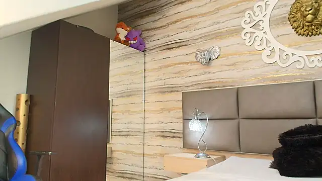 Snapshot of Lovers_21 chatting on March 17, 2026, 3:44 am Lovers 21 online show from March 17, 2026, 3:44 am