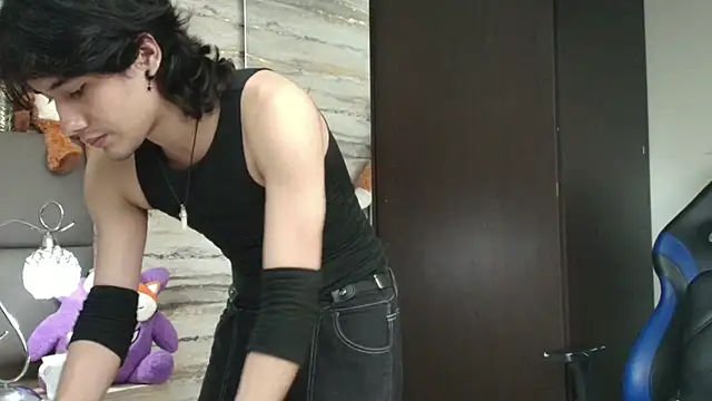 Snapshot of Lovers_21 chatting on April 5, 2026, 4:09 am Lovers 21 online show from April 5, 2026, 4:09 am