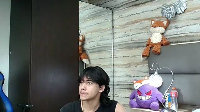 Snapshot of Lovers_21 chatting on April 13, 2026, 4:40 am Lovers 21 online show from April 13, 2026, 4:40 am