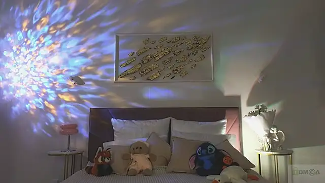 Nicole Broown  online show from December 4, 2025, 9:12 pm