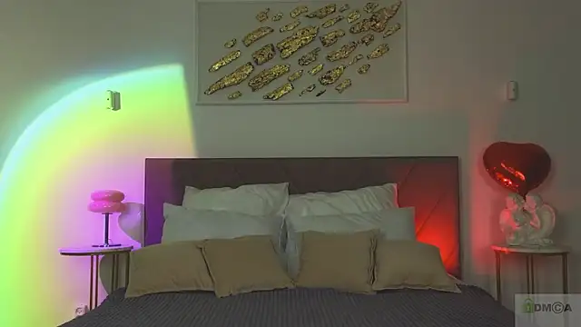 Nicole Broown  online show from February 14, 2026, 9:00 pm