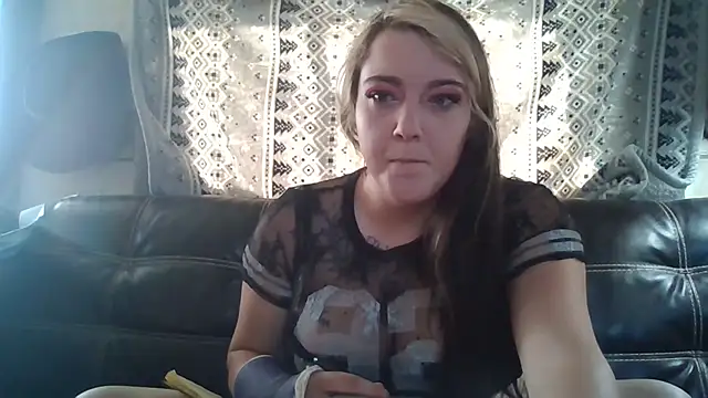 Snapshot of midnightminx803532 chatting on September 25, 2025, 5:05 pm midnightminx803532 online show from September 25, 2025, 5:05 pm