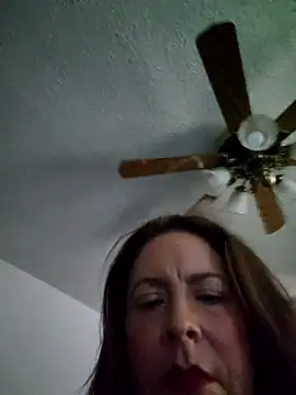 Snapshot of Queenbz1979 chatting on October 4, 2025, 8:51 pm Queenbz1979 online show from October 4, 2025, 8:51 pm