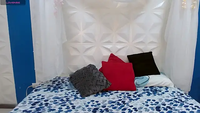 adisson petite1 online show from December 4, 2025, 5:21 pm