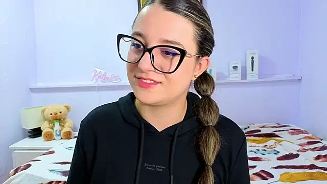 katiaa lovv online show from November 3, 2025, 12:06 pm