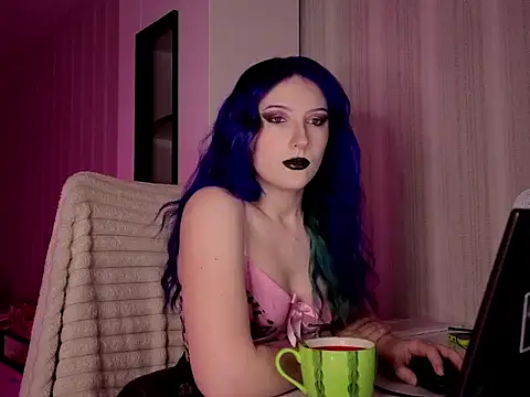 violet-siren-x online show from March 18, 2026, 9:23 am