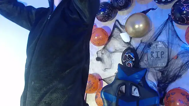 Aaron Foxxx online show from October 28, 2025, 1:36 pm