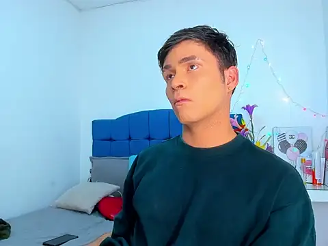 Aaron Foxxx online show from November 30, 2025, 7:18 pm