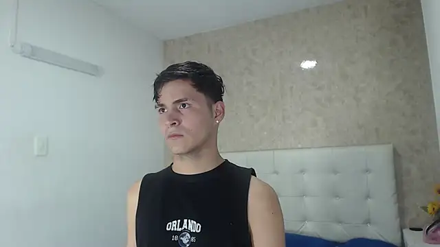 Snapshot of Aaron_Foxxx chatting on December 13, 2025, 8:25 pm Aaron Foxxx online show from December 13, 2025, 8:25 pm