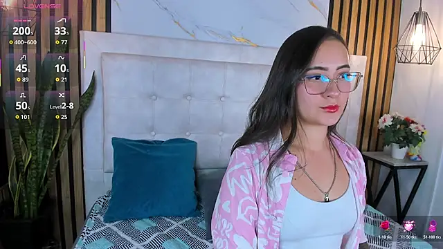 Honey noir online show from November 11, 2025, 10:43 pm