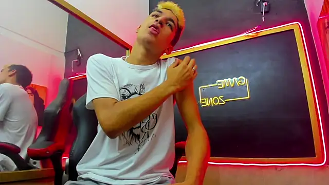 Snapshot of Stiben_boy chatting on September 29, 2025, 7:30 pm Stiben boy online show from September 29, 2025, 7:30 pm