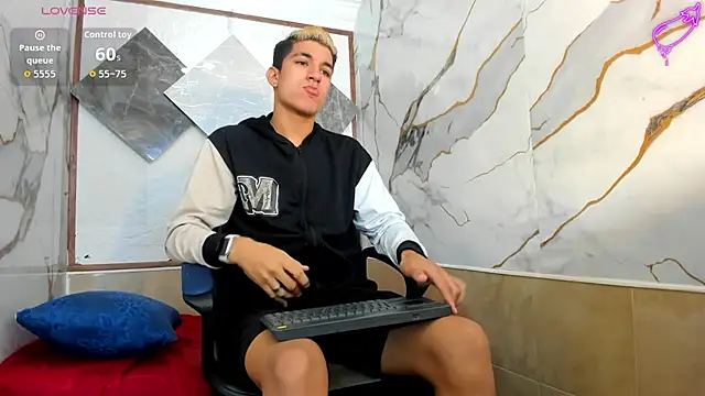 Snapshot of Stiben_boy chatting on October 8, 2025, 7:22 pm Stiben boy online show from October 8, 2025, 7:22 pm