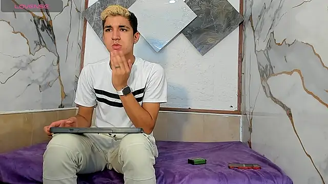 Snapshot of Stiben_boy chatting on October 9, 2025, 7:12 pm Stiben boy online show from October 9, 2025, 7:12 pm