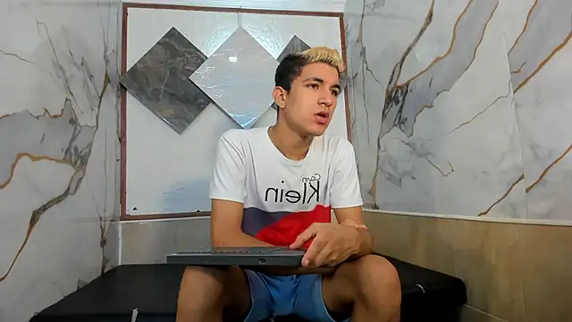 Snapshot of Stiben_boy chatting on October 10, 2025, 6:51 pm Stiben boy online show from October 10, 2025, 6:51 pm