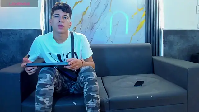 Snapshot of Stiben_boy chatting on December 15, 2025, 12:31 pm Stiben boy online show from December 15, 2025, 12:31 pm