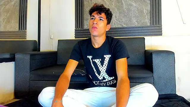 Snapshot of Stiben_boy chatting on January 13, 2026, 1:27 pm Stiben boy online show from January 13, 2026, 1:27 pm