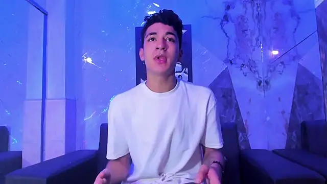 Stiben boy online show from May 18, 2026, 3:18 pm